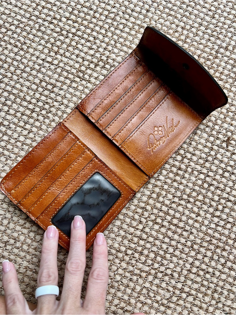 👛Patricia Nash Tooled Leather Kiss Lock Bifold Wallet Brown - Picture 3 of 7
